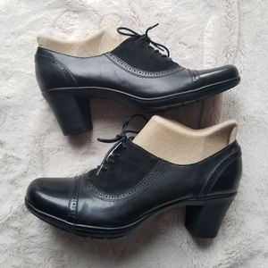 CLARKS Bendable Oxford Lace Up Heels
